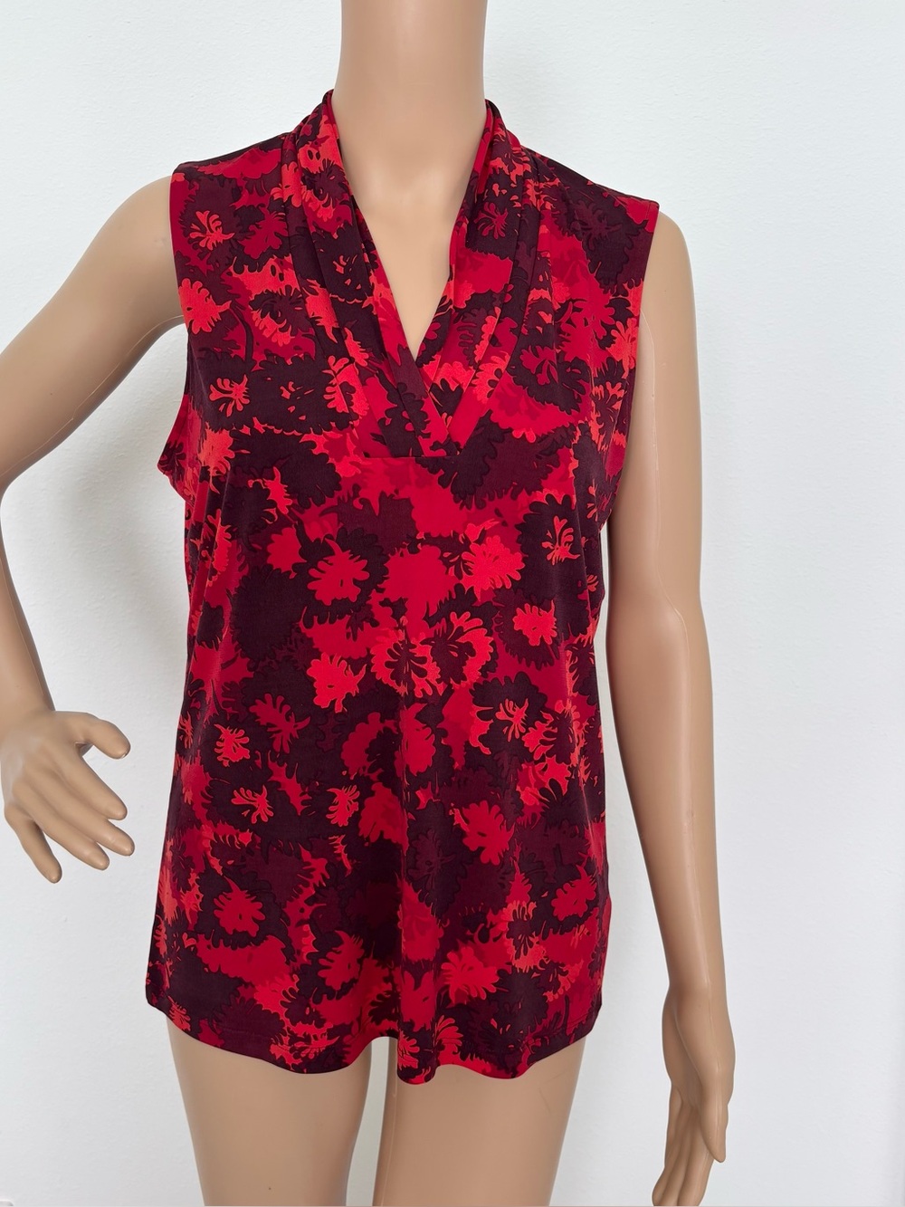 Anne Klein Floral Sleeveless Cowl Neck Top Size M Red Burgundy